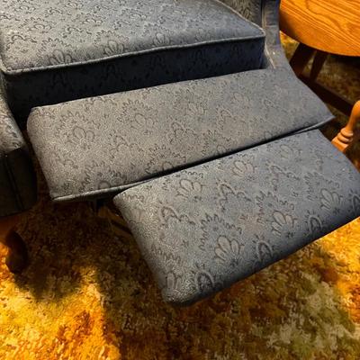 Wing Back Recline by Action Lane & Drop Leaf Small Side Table (UO-RG)