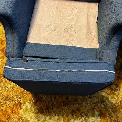 Wing Back Recline by Action Lane & Drop Leaf Small Side Table (UO-RG)