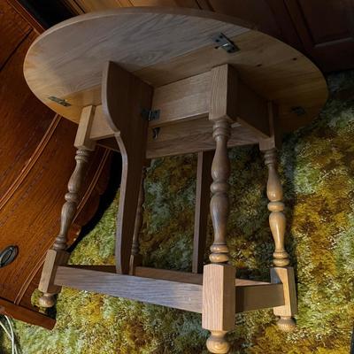 Wing Back Recline by Action Lane & Drop Leaf Small Side Table (UO-RG)