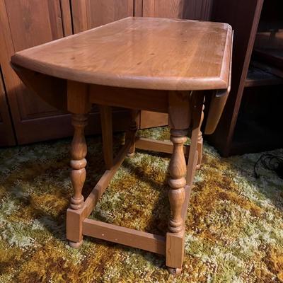 Wing Back Recline by Action Lane & Drop Leaf Small Side Table (UO-RG)