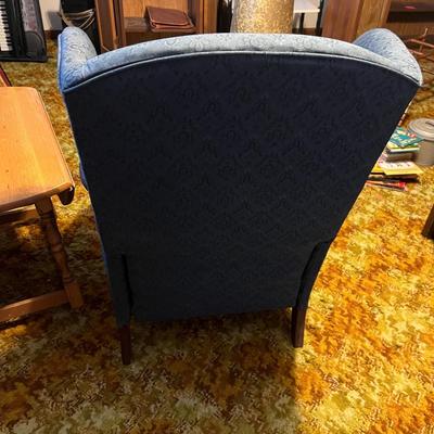 Wing Back Recline by Action Lane & Drop Leaf Small Side Table (UO-RG)