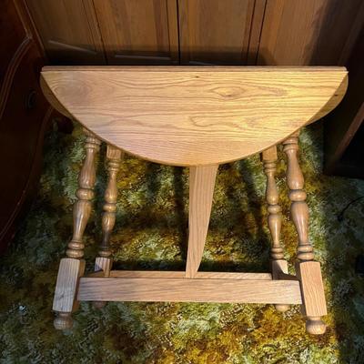 Wing Back Recline by Action Lane & Drop Leaf Small Side Table (UO-RG)