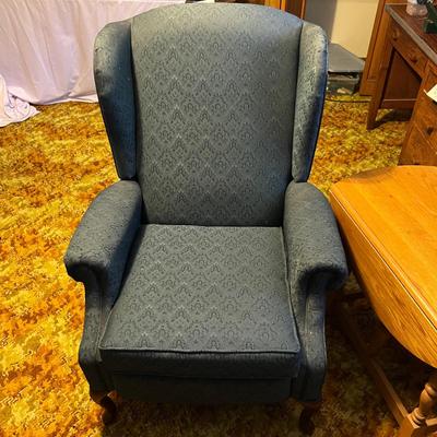 Wing Back Recline by Action Lane & Drop Leaf Small Side Table (UO-RG)