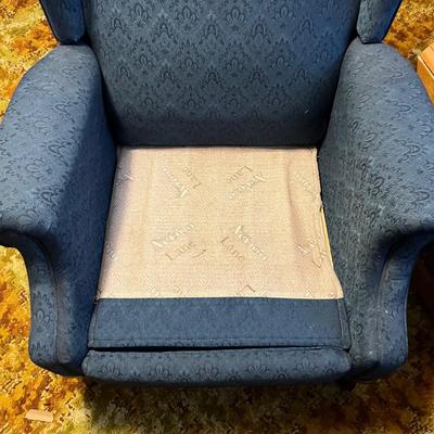 Wing Back Recline by Action Lane & Drop Leaf Small Side Table (UO-RG)