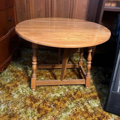 Wing Back Recline by Action Lane & Drop Leaf Small Side Table (UO-RG)