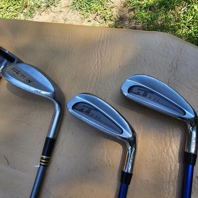 Set of Burke Lady Diana Golf Clubs, Bag & Accessories (OB2-JS)