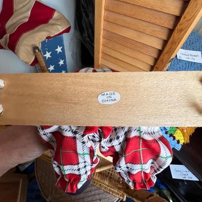 Puppets & Clown On A Swing (UB-RG)