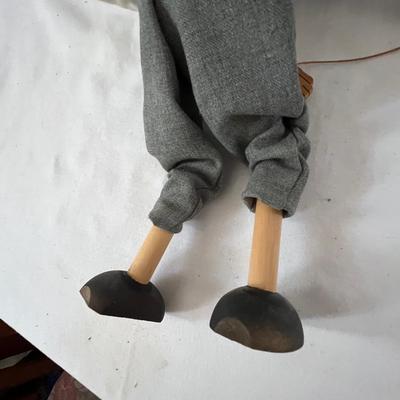 Puppets & Clown On A Swing (UB-RG)