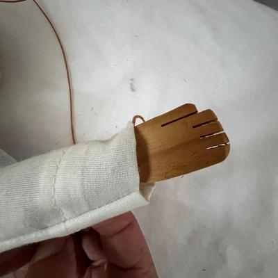 Puppets & Clown On A Swing (UB-RG)