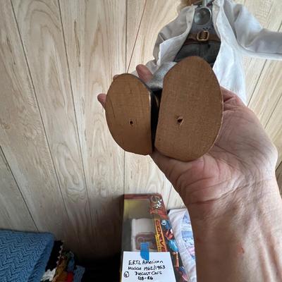 Puppets & Clown On A Swing (UB-RG)