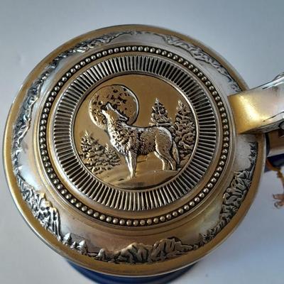 The Franklin Mint Collector's Tankard the Call of the North Wolf Stein