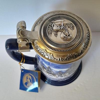 The Franklin Mint Collector's Tankard the Call of the North Wolf Stein