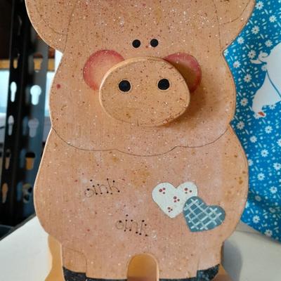 Kitchen Pig metal trays, Dish cloths, Pig corn holders and pig utensils