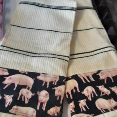 Kitchen Pig metal trays, Dish cloths, Pig corn holders and pig utensils