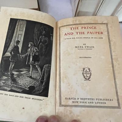 Collected Works of Mark Twain Includes Books W/Author Endorsements  (UB-RG)