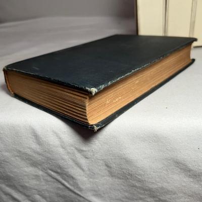 Collected Works of Mark Twain Includes Books W/Author Endorsements  (UB-RG)