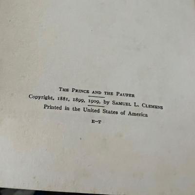 Collected Works of Mark Twain Includes Books W/Author Endorsements  (UB-RG)