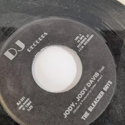 45 LP Records Beach Boys, Jody Davis, Johnny Cash, Harry Belafonte, and many more