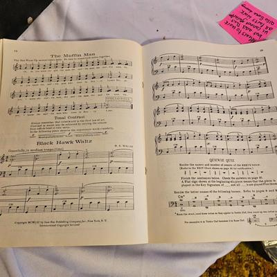 Wurlitzer Deluxe Accordion  + Case  (UO-JS)