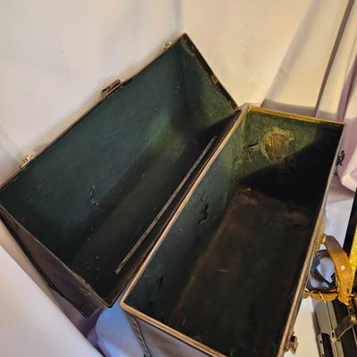 Wurlitzer Deluxe Accordion  + Case  (UO-JS)