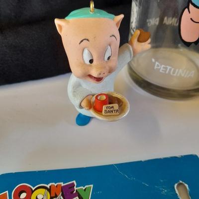 Porky the Pig collectibles - Pepsi glass and figures