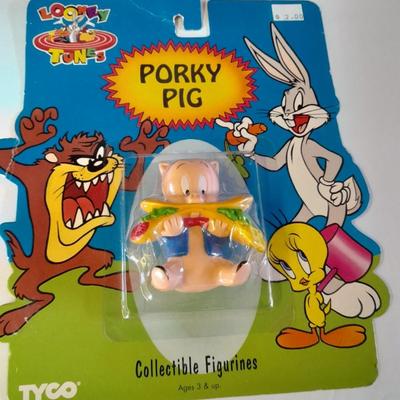 Porky the Pig collectibles - Pepsi glass and figures