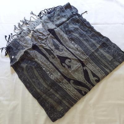 Large Casual Scarves Inc. Chicoâ€™s, Peruvian Connection & More (PC-BBL)