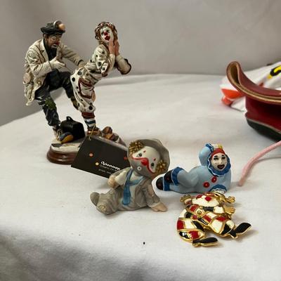 Clown Costumes, Decor & More (UB-RG)