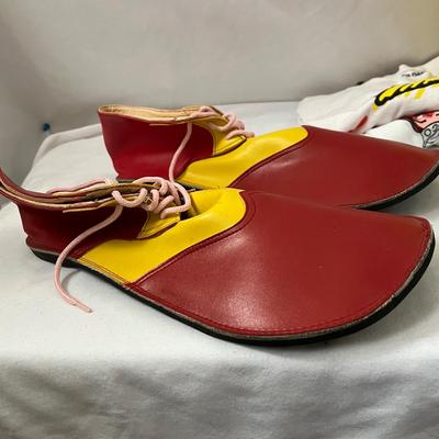 Clown Costumes, Decor & More (UB-RG)