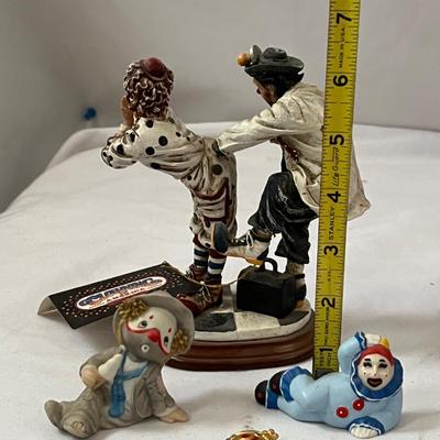 Clown Costumes, Decor & More (UB-RG)