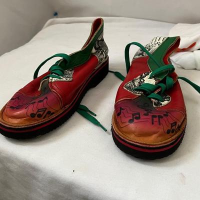 Clown Costumes, Decor & More (UB-RG)