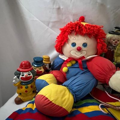 Clown Costumes, Decor & More (UB-RG)
