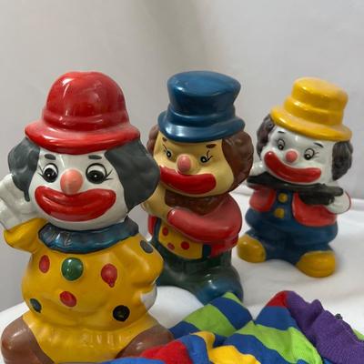 Clown Costumes, Decor & More (UB-RG)