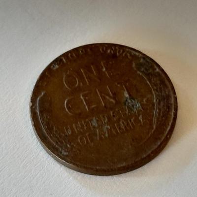 Two one cent Wheat pennies 1942 & 1945