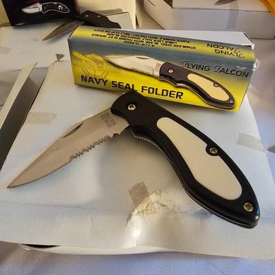 Large Knife Assortment & More  (UO-JS)