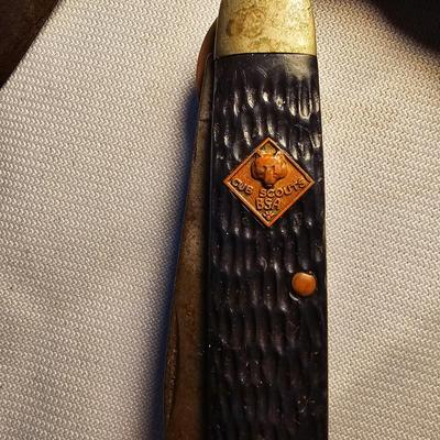 Large Knife Assortment & More  (UO-JS)