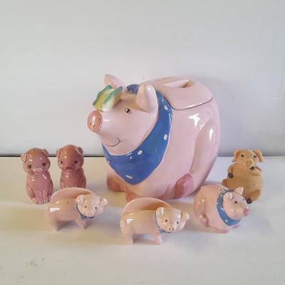 Coco Dowley Pig cookie jar with Pig salt & pepper shakers