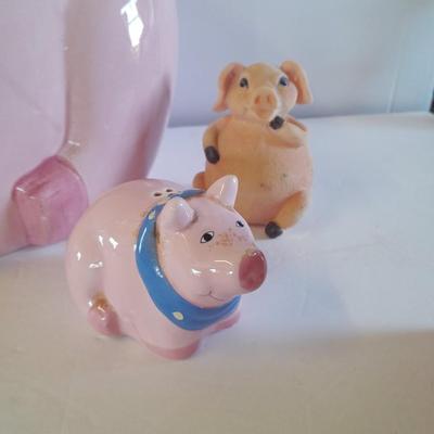 Coco Dowley Pig cookie jar with Pig salt & pepper shakers