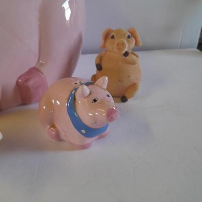 Coco Dowley Pig cookie jar with Pig salt & pepper shakers