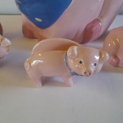 Coco Dowley Pig cookie jar with Pig salt & pepper shakers