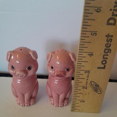 Coco Dowley Pig cookie jar with Pig salt & pepper shakers