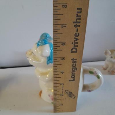 Vintage pig salt & pepper shakers, and other pig figures