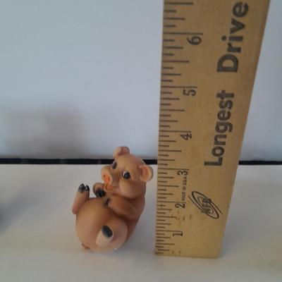 Vintage pig salt & pepper shakers, and other pig figures