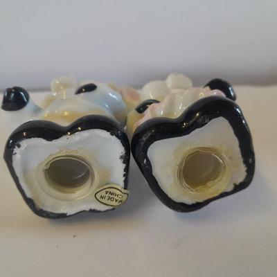 Vintage pig salt & pepper shakers, and other pig figures