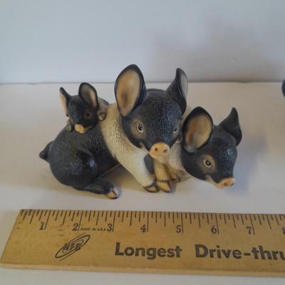 Black and white pig figures, Global art Harvey Knox Kingdom with miniature pitcher and bowl