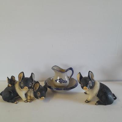 Black and white pig figures, Global art Harvey Knox Kingdom with miniature pitcher and bowl