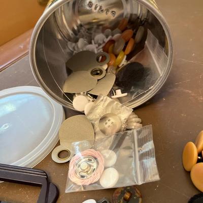 Tin of Buttons