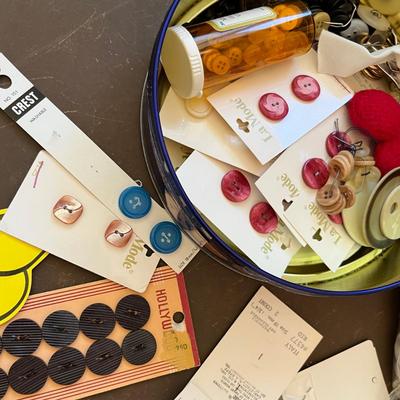 Another tin of buttons!