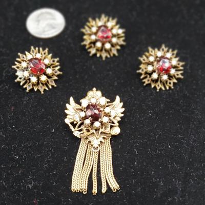 Beautiful 4 piece vintage Pins