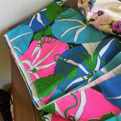 Awesome 60s Floral Print material
